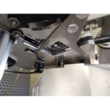Used Poly Clip PDC 600 Clipper